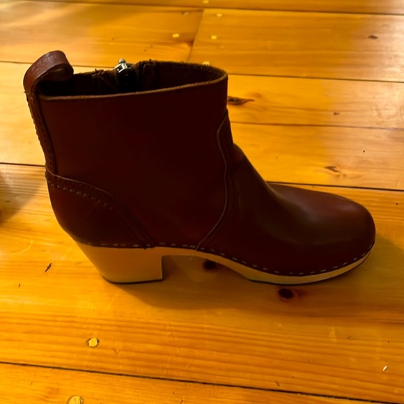 Swedish Hasbeens “Zip it Emy” Ankle Boot Clog in Cognac size 8 - Picture 4 of 9